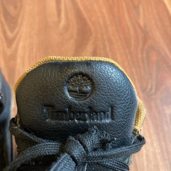 Boys Timberland Winter Boots - Picture 2 of 6